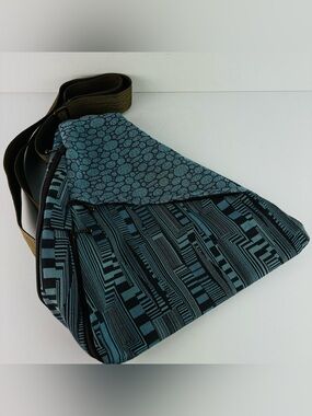 Maruca Made in Boulder Cloth Sling/Shoulder Bag NWOT